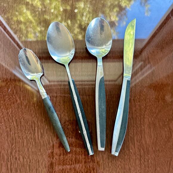 Vintage MCM Stainless Steel and Black Faux Wood Flatware – Set of 4 - Picture 2 of 11